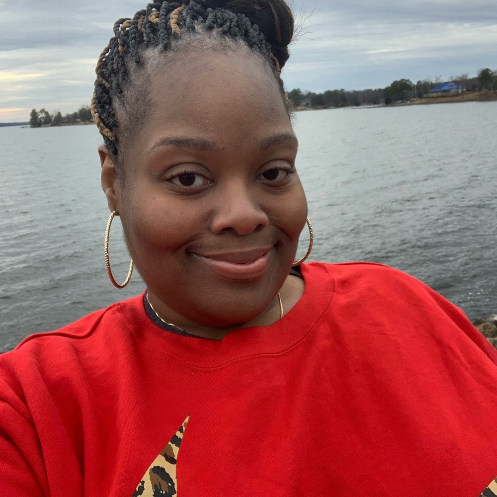 Meet your Posher, April